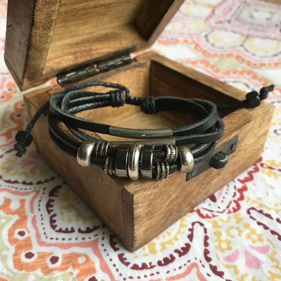 𝗡𝗘𝗪 Black Boho Bracelet - Picture 3 of 4